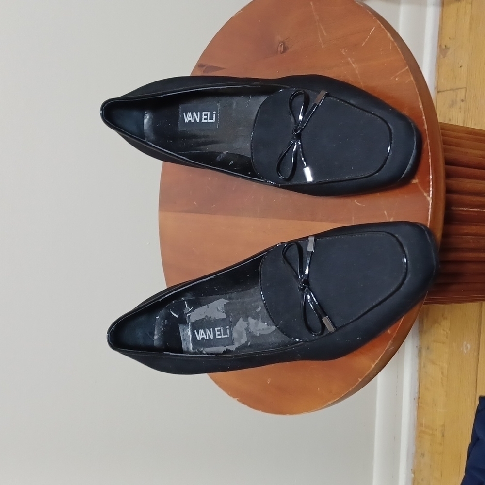 VANELI WOMENS SHOES SIZE 9.5 M IN A BEAUTIFUL BLACK SUADE